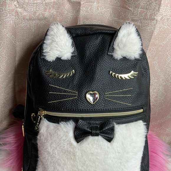 Betsey Johnson Tuxedo Cat Faux Fur Backpack - Picture 2 of 7